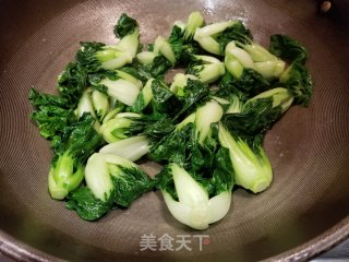 青菜虾仁炒河粉的做法步骤：5