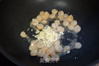 马蹄虾仁炒秋葵的做法步骤：6