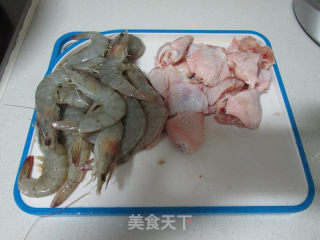 #信任之美#干锅鸡翅虾的做法步骤：1