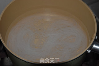 清肠消脂的冬瓜粉丝清汤的做法步骤：1