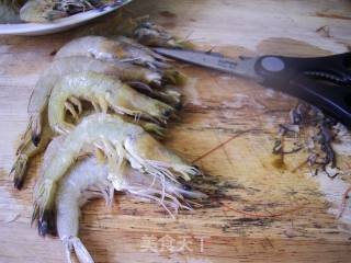 塔吉锅之西芹焖白虾的做法步骤：2