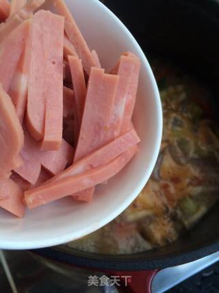 蟹味菇番茄汤的做法步骤：8