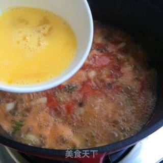 蟹味菇番茄汤的做法步骤：9