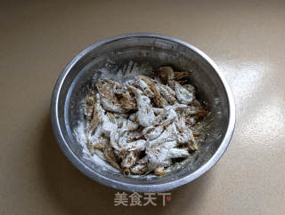 韭菜花炒河虾的做法步骤：5
