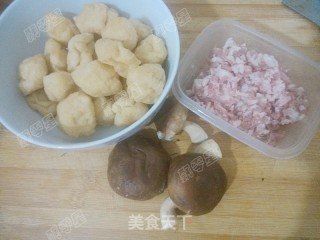  豆腐包鲜虾砂锅煲的做法步骤：1