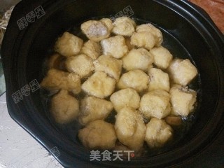  豆腐包鲜虾砂锅煲的做法步骤：5