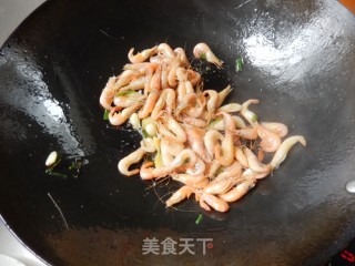 毛豆炒河虾的做法步骤：8