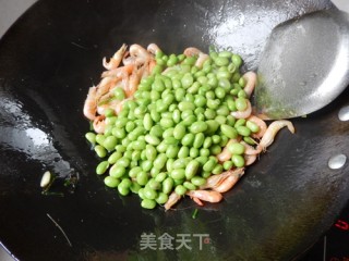 毛豆炒河虾的做法步骤：9