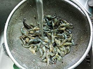 【苏菜】---盐水虾的做法步骤：2
