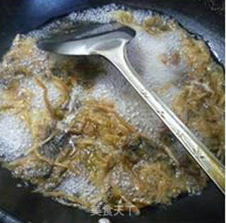 笋干菜丝瓜河虾汤的做法步骤：6