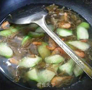笋干菜丝瓜河虾汤的做法步骤：8