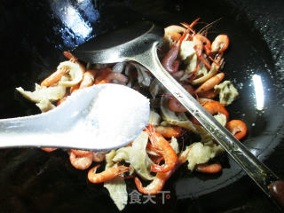 【宁波】面筋炒河虾 的做法步骤：7