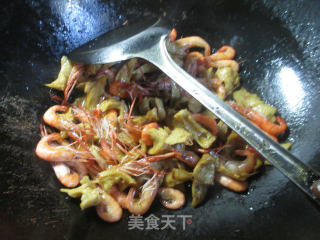 【宁波】面筋炒河虾 的做法步骤：9