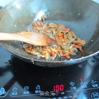 芹菜大蒜炒河虾的做法步骤：4