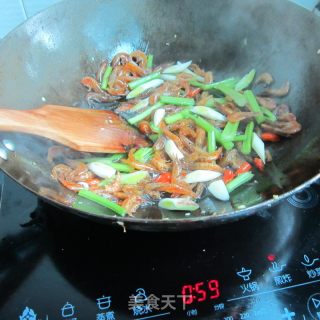 芹菜大蒜炒河虾的做法步骤：6