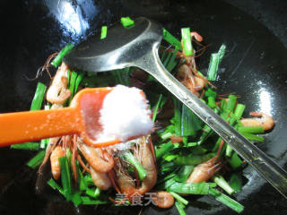 【宁波】韭菜炒河虾的做法步骤：7