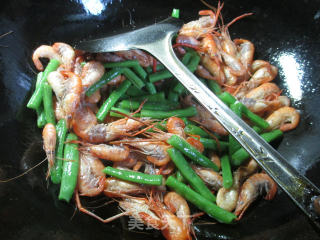 梅豆炒河虾的做法步骤：5