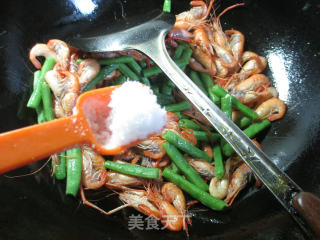 梅豆炒河虾的做法步骤：7