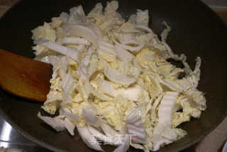 鲜香嫩白菜炖小白虾的做法步骤：3