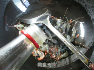 芹菜炒河虾的做法步骤：2