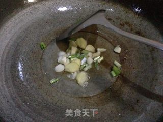 舌尖上的中国2---油爆河虾的做法步骤：8