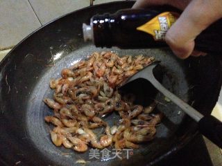 舌尖上的中国2---油爆河虾的做法步骤：10