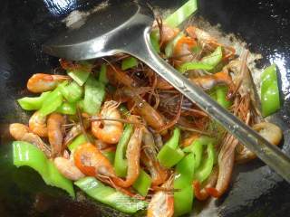 尖椒炒河虾的做法步骤：5