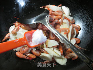 茭白炒河虾 的做法步骤：7
