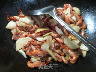 茭白炒河虾 的做法步骤：9