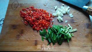 红椒韭菜炒河虾的做法步骤：3