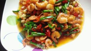 红椒韭菜炒河虾的做法步骤：9