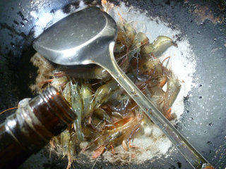 炒河虾的做法步骤：3