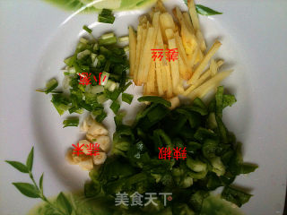 辣椒炒河虾的做法步骤：3