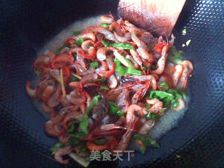 辣椒炒河虾的做法步骤：6