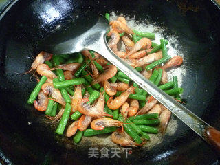 河虾炒带豆的做法步骤：10