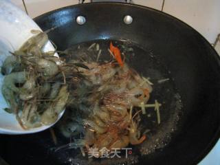 水煮河虾的做法步骤：4