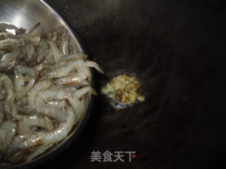 韭菜花炒河虾的做法步骤：3