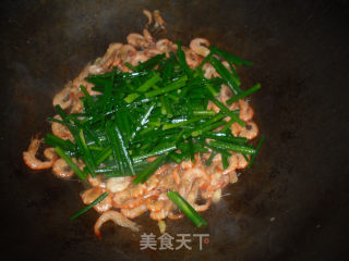 韭菜花炒河虾的做法步骤：7