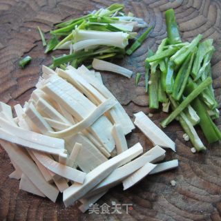河虾豆腐丝的做法步骤：2