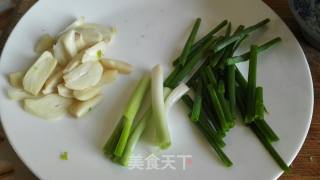 芹菜炒河虾的做法步骤：1