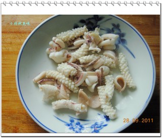 干贝菌菇海鲜汤的做法步骤：2