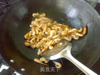 黑椒酱炒河虾的做法步骤：4