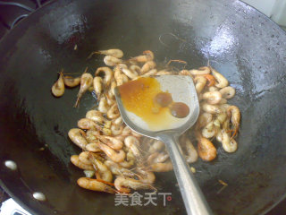 黑椒酱炒河虾的做法步骤：5