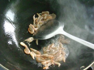 河虾炒丝瓜的做法步骤：2