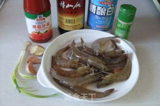 茄汁大虾的做法步骤：1