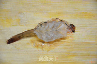 基围虾华丽转身之芝麻凤尾虾排的做法步骤：2
