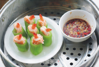 【蒜茸丝瓜鲜虾盅】夏日里需要“蒸”的美味的做法步骤：7