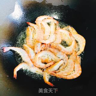 椒盐洋葱虾的做法步骤：3