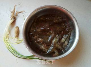 “ 家常菜 ”盐水虾的做法步骤：1