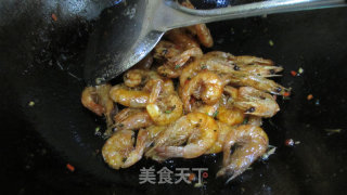 椒盐基围虾的做法步骤：6
